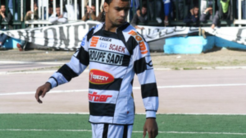 حاج عيسى رسميا في السد القطري وزياية يمضي الاحد في الوحدة