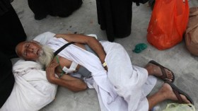“مجانين” ومرضى رفقة الحجاج الجزائريين!