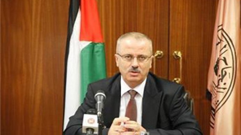 الرئيس الفلسطيني يقبل استقالة رئيس الوزراء