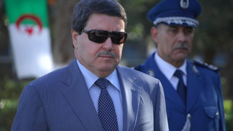 تحويل 10 رؤساء أمن دوائر.. وضباط شباب بالأحياء الساخنة