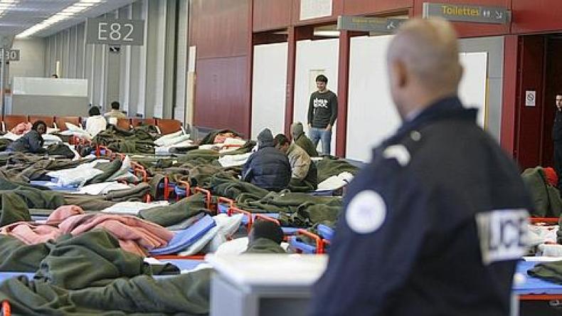 إيطالبا: طوارئ بسبب فرار حراق جزائري ومغاربة من مركز حجز  للمهاجرين