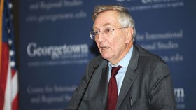 سيمور هيرش: واشنطن تلاعبت بالأدلة الكيميائية لاتهام حكومة الأسد