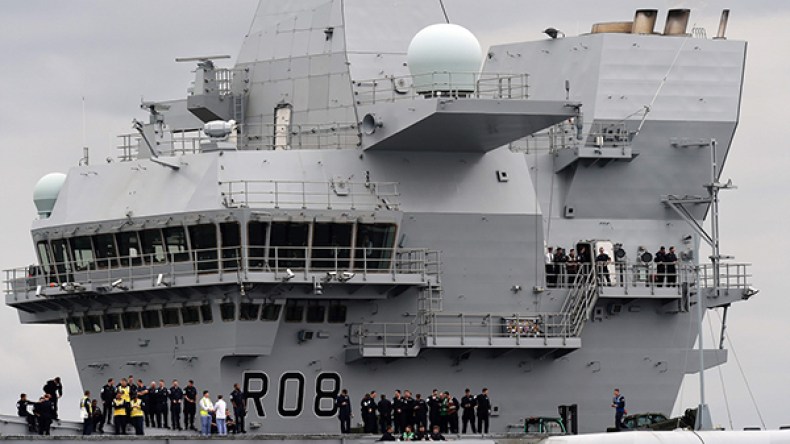 روسيا تسخر من حاملة طائرات بريطانية جديدة