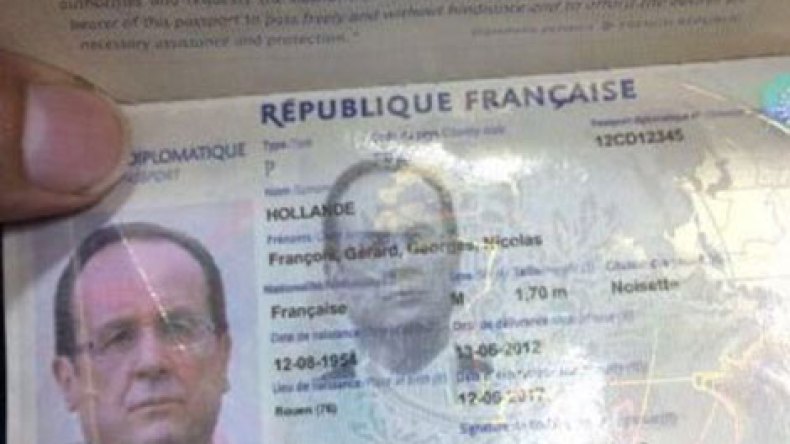 تسريب صورة جواز سفر الرئيس الفرنسي في العراق