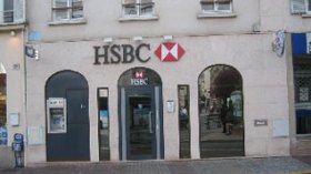 Recul de 28% des profits semestriels de HSBC