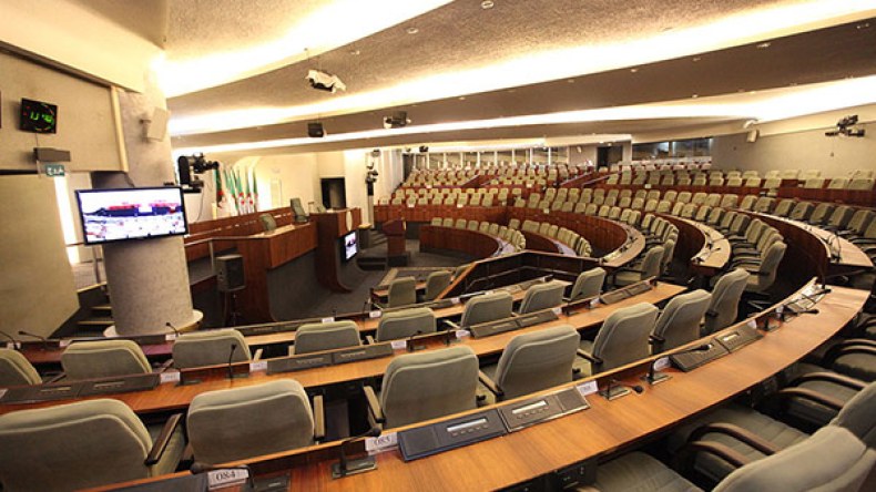 نواب النهضة ينسحبون من لجنة المالية بالبرلمان