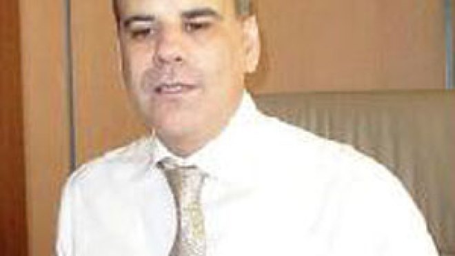 عمير يفتح النار على مديرة الإنتاج ويصرح: “هددوني بحمراوي”