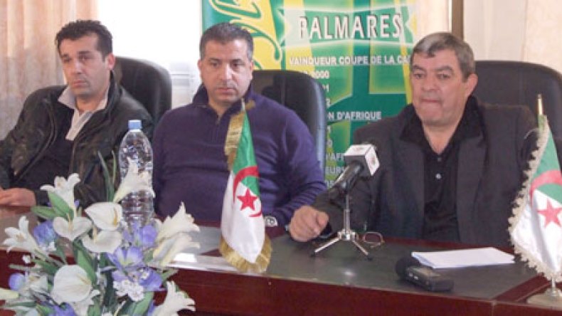 حناشي‮:‬‭ ‬‮”‬سأواصل‭ ‬مهامي‭ ‬حتى‭ ‬نهاية‭ ‬الموسم‭ ‬وسنتجاوز‭ ‬هذه‭ ‬الأزمة‮”‬