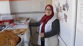 توجه المرأة للعمل يساعد على انتشار محلات بيع المعجنات التقليدية!