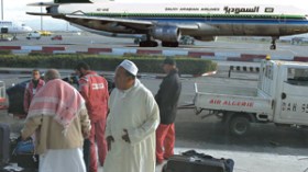 تمديد الرقابة الصحية للحجاج وتلقيحهم لشهر إضافي وانطلاق عملية تسليم الجوازات