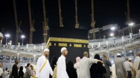 الحجاج يختتمون مناسك الحج