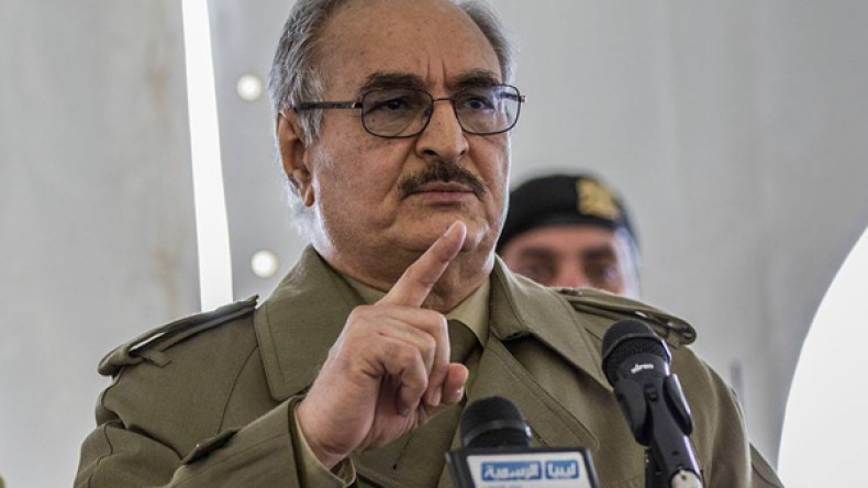 الطرف الجزائري يعرف حقيقة حفتر.. وماذا يريد وما هي أهداف وحدود مناوراته