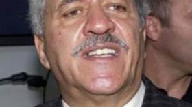 “الأكبر سنا في اللجنة المركزية هو الأحق بالقيادة المؤقتة للحزب”