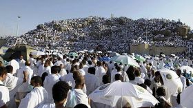 السعودية ما زالت تدرس حادث التدافع في الحج العام الماضي