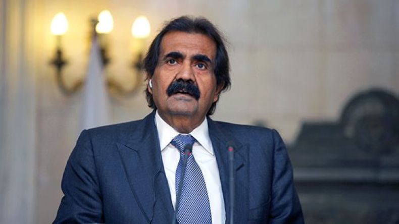 أمير قطر السابق يصاب بكسر في رجله