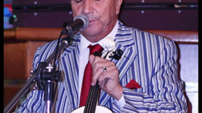 الفنان حمدي بناني في ألبوم جديد مع اليهودي كلود النقاش