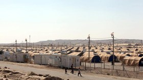 العراق يحتجز 1400 زوجة أجنبية وطفل لمقاتلي “داعش”