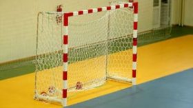 المطالبة بفتح أبواب القاعات مجانا أمام المتفرجين