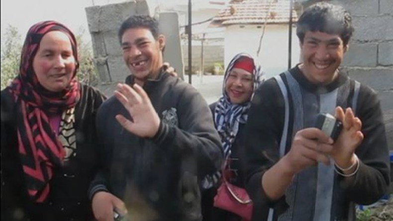 عائلة كل أفرادها معوقون ذهنيا تكابد عناء الحياة دون معيل
