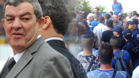 أنصار “الكناري” يقطعون الطريق.. يقتحمون مقر “الديجياس” ويصرون على رحيل حناشي