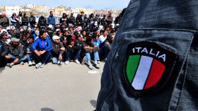 أوروبا تصر على توقيف زحف المهاجرين في منطقة المغرب العربي