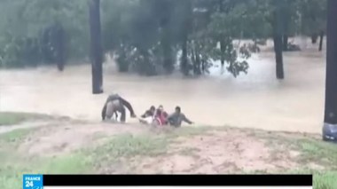 ترامب يزور تكساس بعد العاصفة المدمرة هارفي