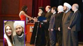 مفتي النظام يشارك في تنصيب ملكة جمال الساحل السوري