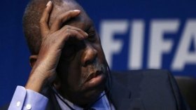 “حياتو” نائما في مؤتمر الفيفا !!!