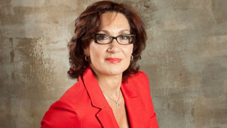 دانيل هنكل.. اللاجئة الجزائرية التي أصبحت مليونيرة في كندا