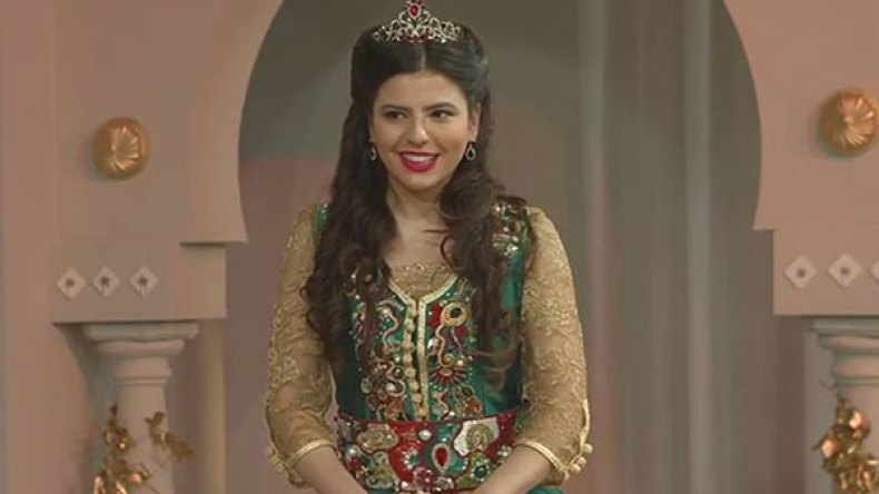 “بدأت من عروض الأزياء.. وطموحي كـان دائـما أن أصبح مطربة مشهورة”