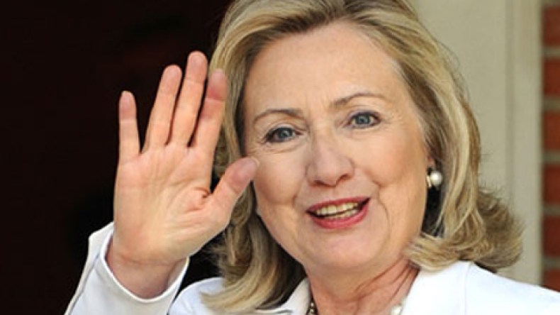 جلطة دموية تدخل كلينتون المستشفى بنيويورك