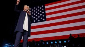 مؤسسة كلينتون تلقت هبة من قطر حين كانت هيلاري وزيرة للخارجية