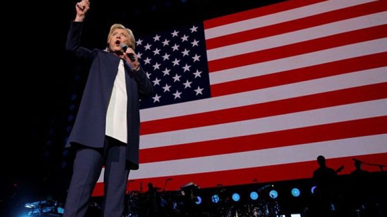 مؤسسة كلينتون تلقت هبة من قطر حين كانت هيلاري وزيرة للخارجية