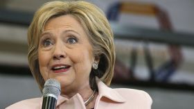 أمريكا تحجب رسائل إلكترونية “بالغة السرية” لكلينتون