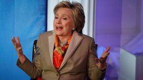 كلينتون: لولا تدخل هؤلاء الثلاثة لفزت برئاسة أمريكا