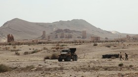 “داعش” يرفع علمه فوق قلعة تاريخية في تدمر