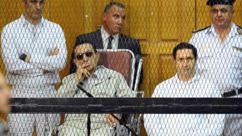 النائب العام المصري يطعن في حكم براءة مبارك