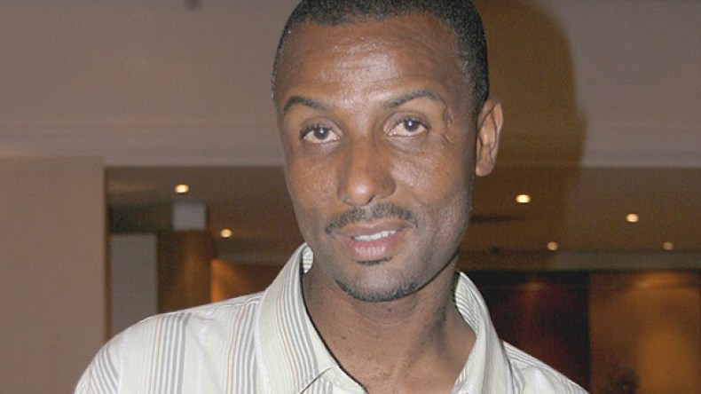 زوجتي الناقد الأول.. لا بديل عن الحلويات الشرقية والشاي