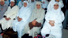 200 معتمر محتجزون بمطار هواري بومدين منذ يومين!