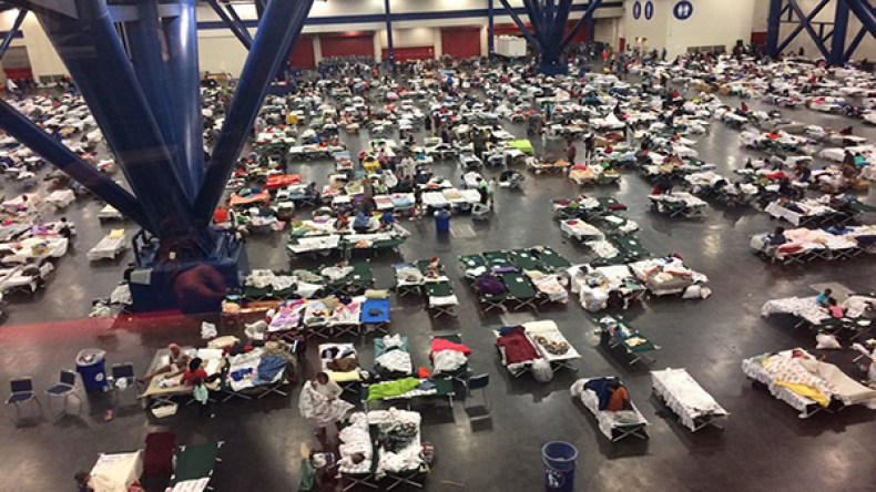 مساجد هيوستن تستقبل متضرري إعصار هارفي