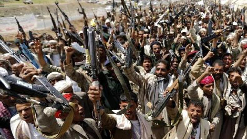 اليمن: مقتل 20 شخصاً في اشتباكات وغارات أمريكية