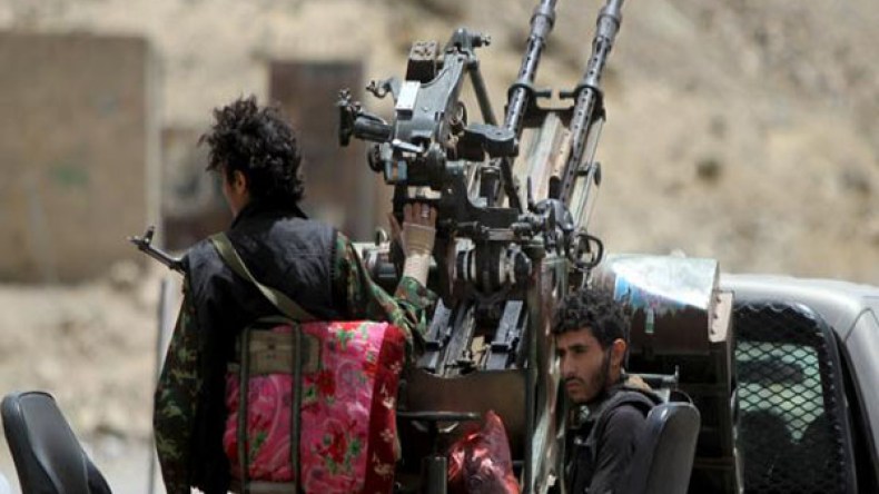 طائرات التحالف تقصف قاعدة جوية في صنعاء