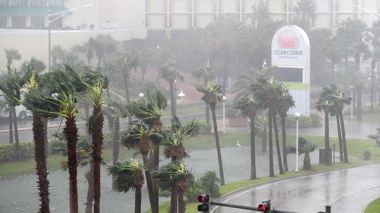 الإعصار ماثيو يضرب فلوريدا