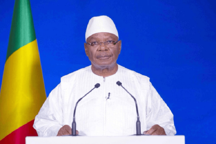 L’ancien président malien quitte son pays