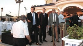 جوزيف جاد عروض نجمة استقطبت أزيد من ثمانية ملايين جزائري