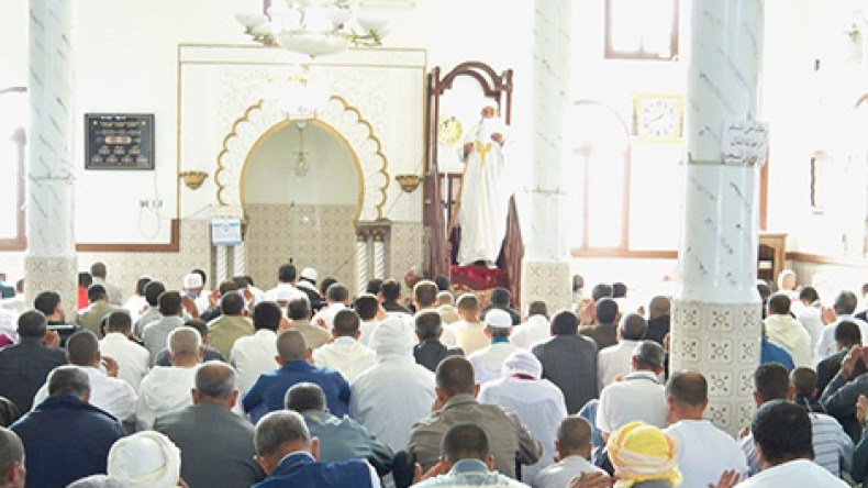 أئمة بلا أجور في رمضان
