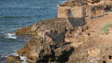 Après la publication du reportage d’Echorouk sur les nids de la prostitution : La gendarmerie nationale détruit les cabanes suspectes de la plage de Ain Tagouraït