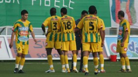 لانغ يتعرض لاعتداء.. يغمى عليه وينقل إلى المستشفى