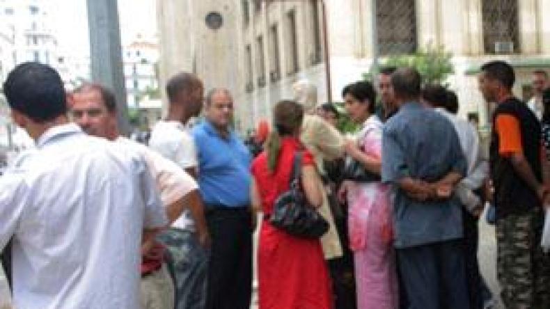 مسيرات وتجمعات عبر الولايات تنديدا بغلق أبوب الحوار