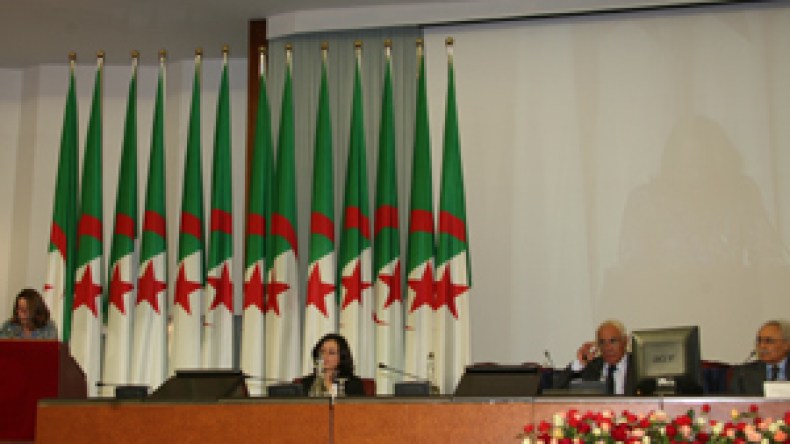 الخبراء الاقتصاديون يطالبون بنموذج جديد لتحقيق النمو